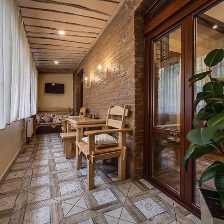 Vip Castle Apartmens Lviv Bagian luar foto