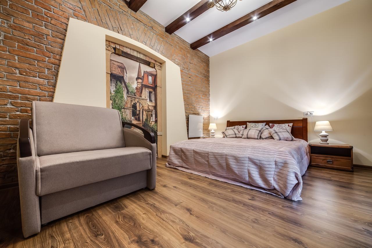 Vip Castle Apartmens Lviv Bagian luar foto