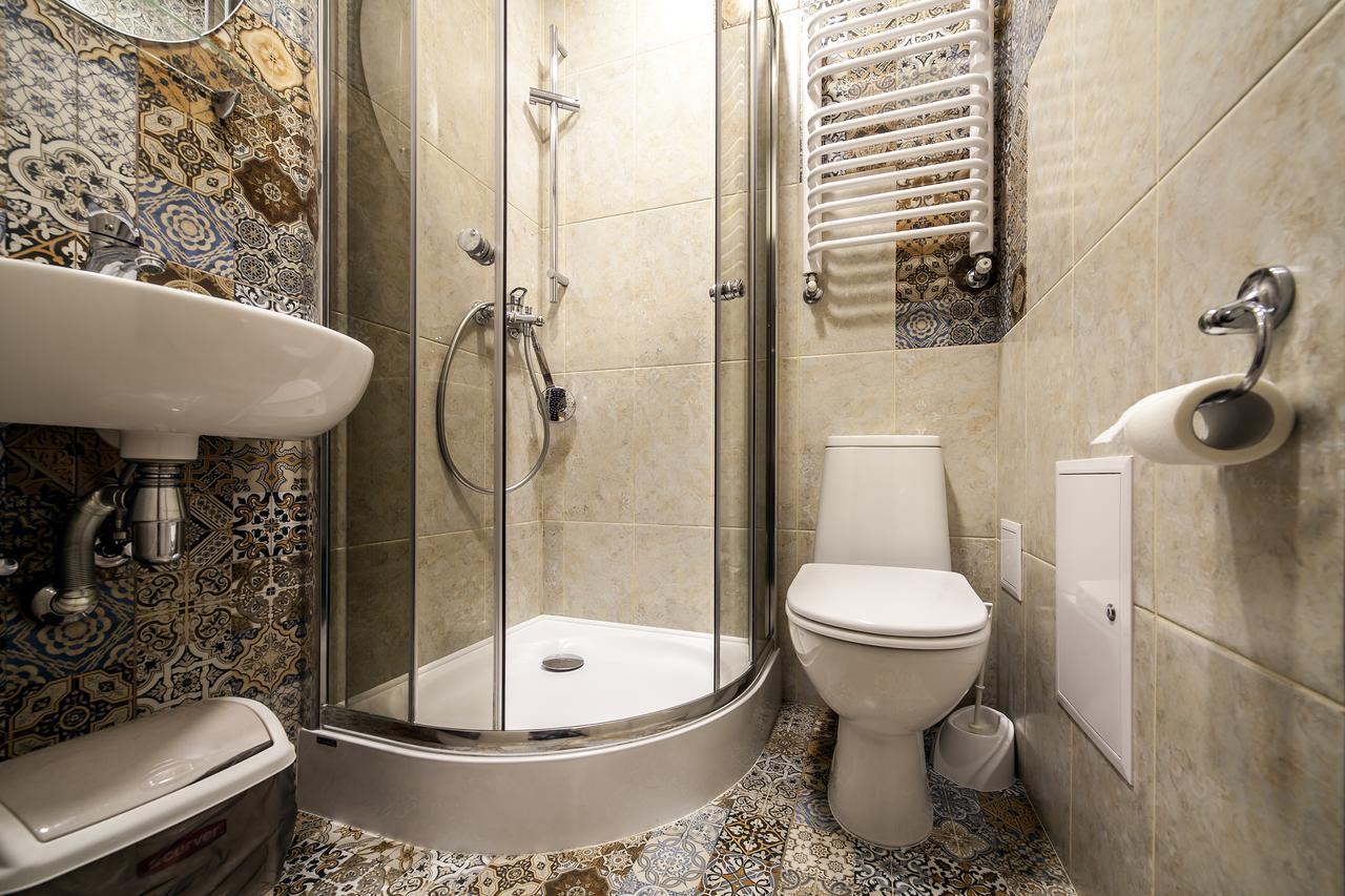 Vip Castle Apartmens Lviv Bagian luar foto